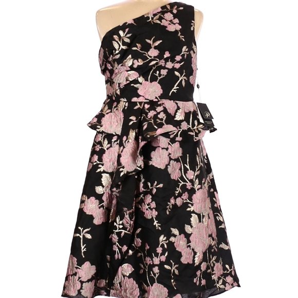 Adrianna Papell Dresses & Skirts - Adrianna Papell cocktail dress